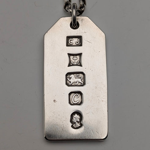 1977 British sterling silver jubilee ingot pendant and sterling silver chain, total weight 43g CJ